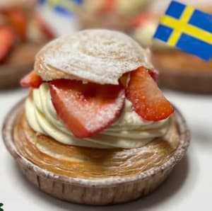 Sommarselma med dekoration jordgubbar