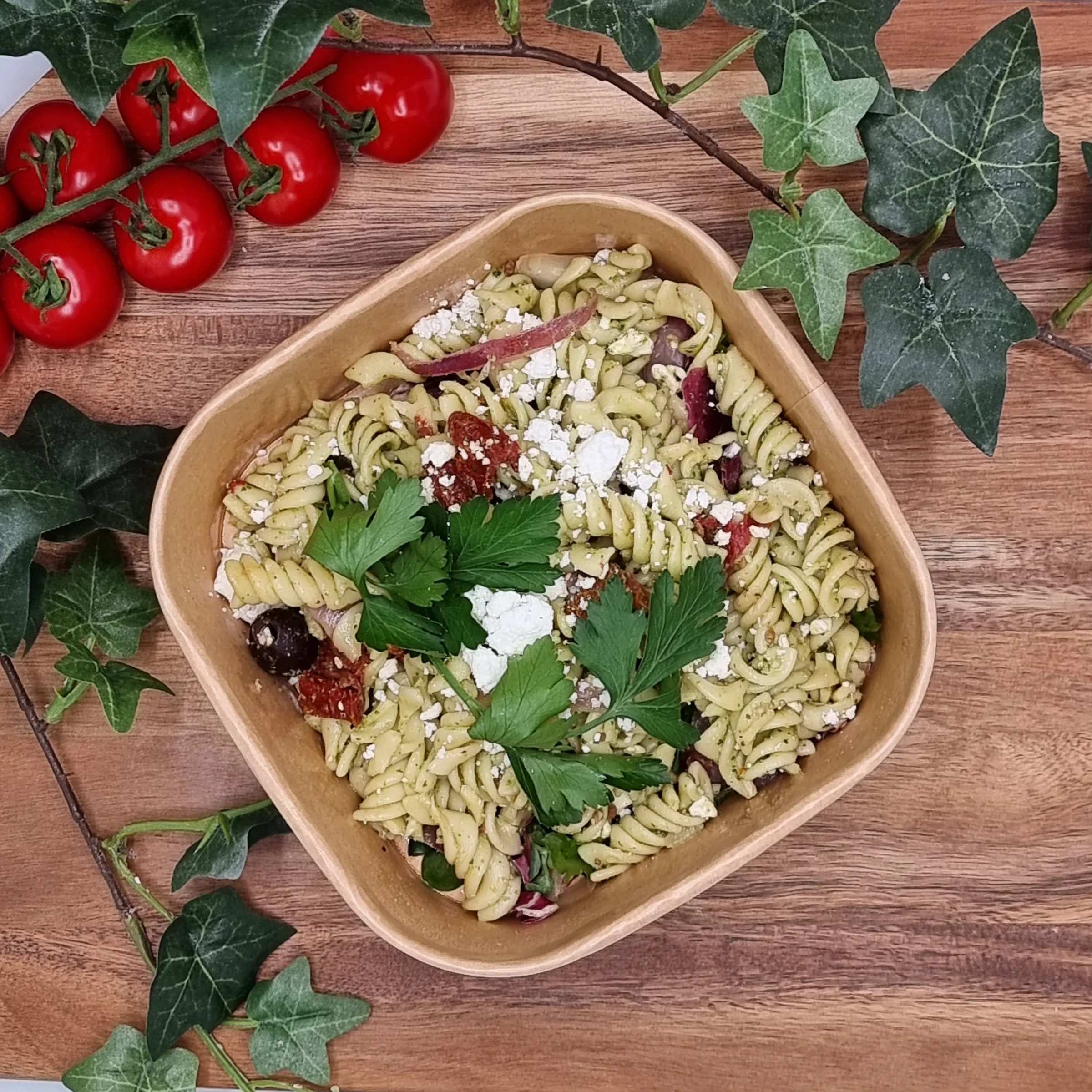Pasta med fetaost och pesto