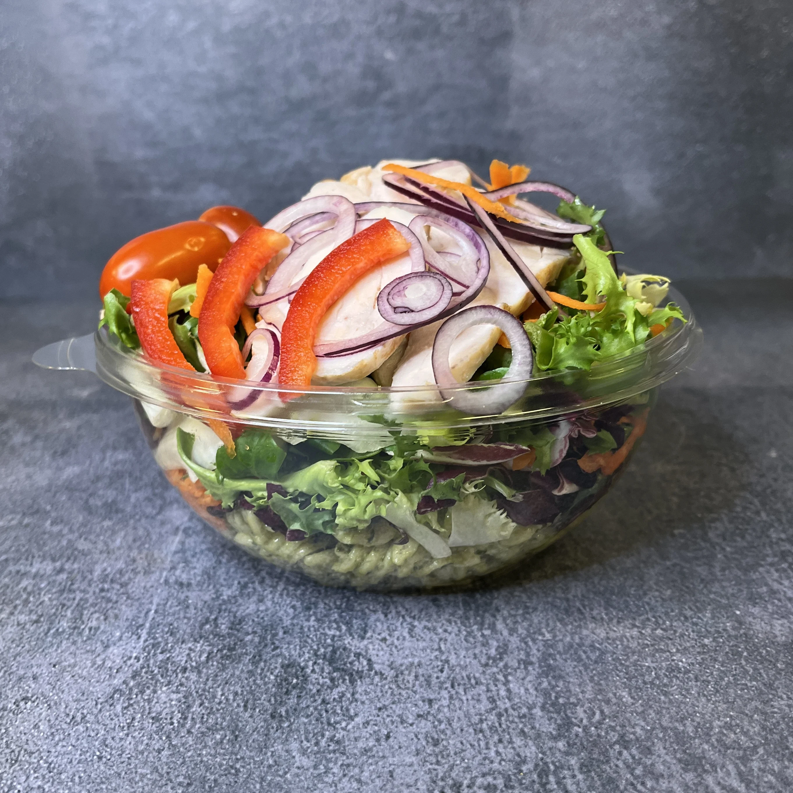 Kyckling- och pestosallad