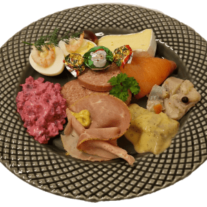 Vår kalla jultallrik med allt klassiskt som man önskar på julbordet.