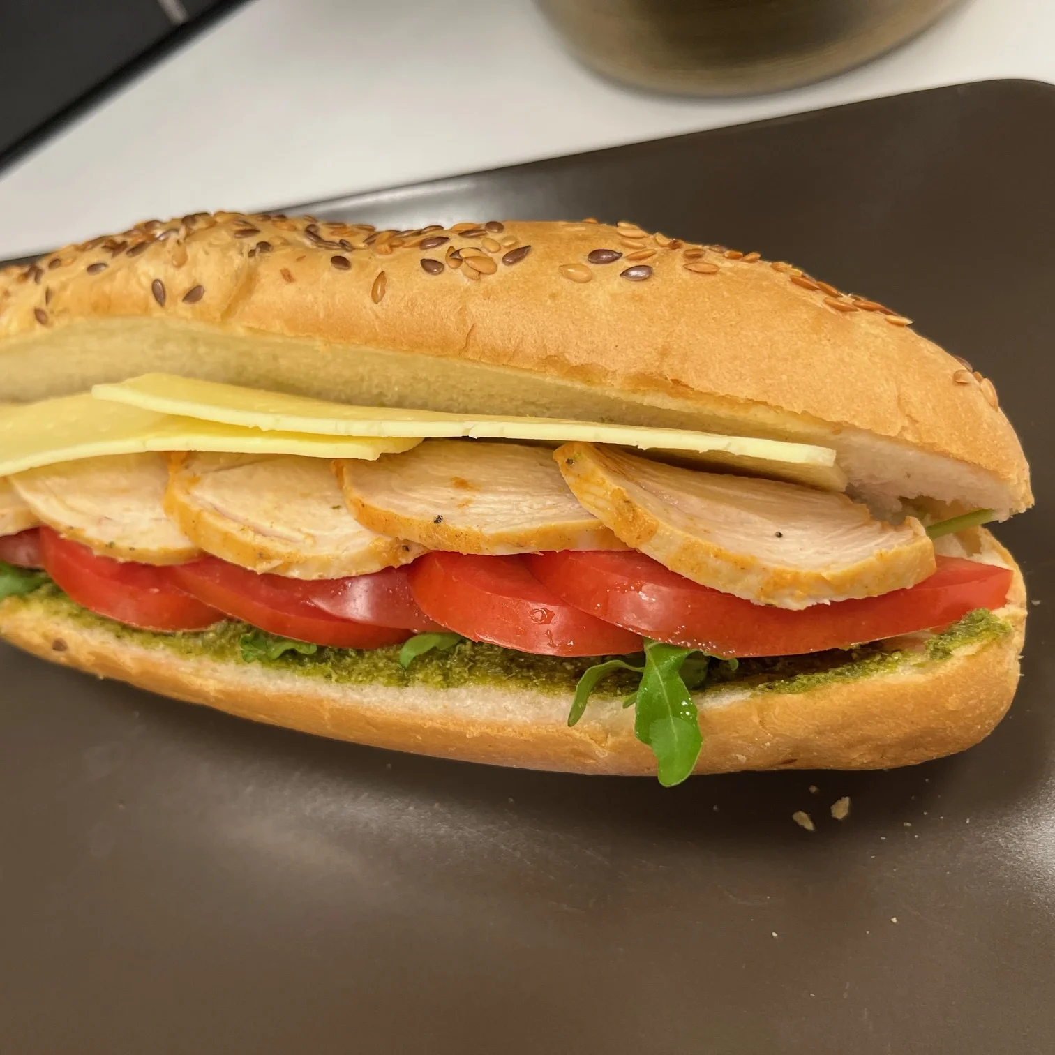 En saftig och god sub med Pesto,ruccola, grillad kyckling, tomat och prästost.