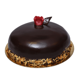 En klassiker, med päronsylt, vaniljkräm och pärongrädde, täckt med marsipan och chokladganache.