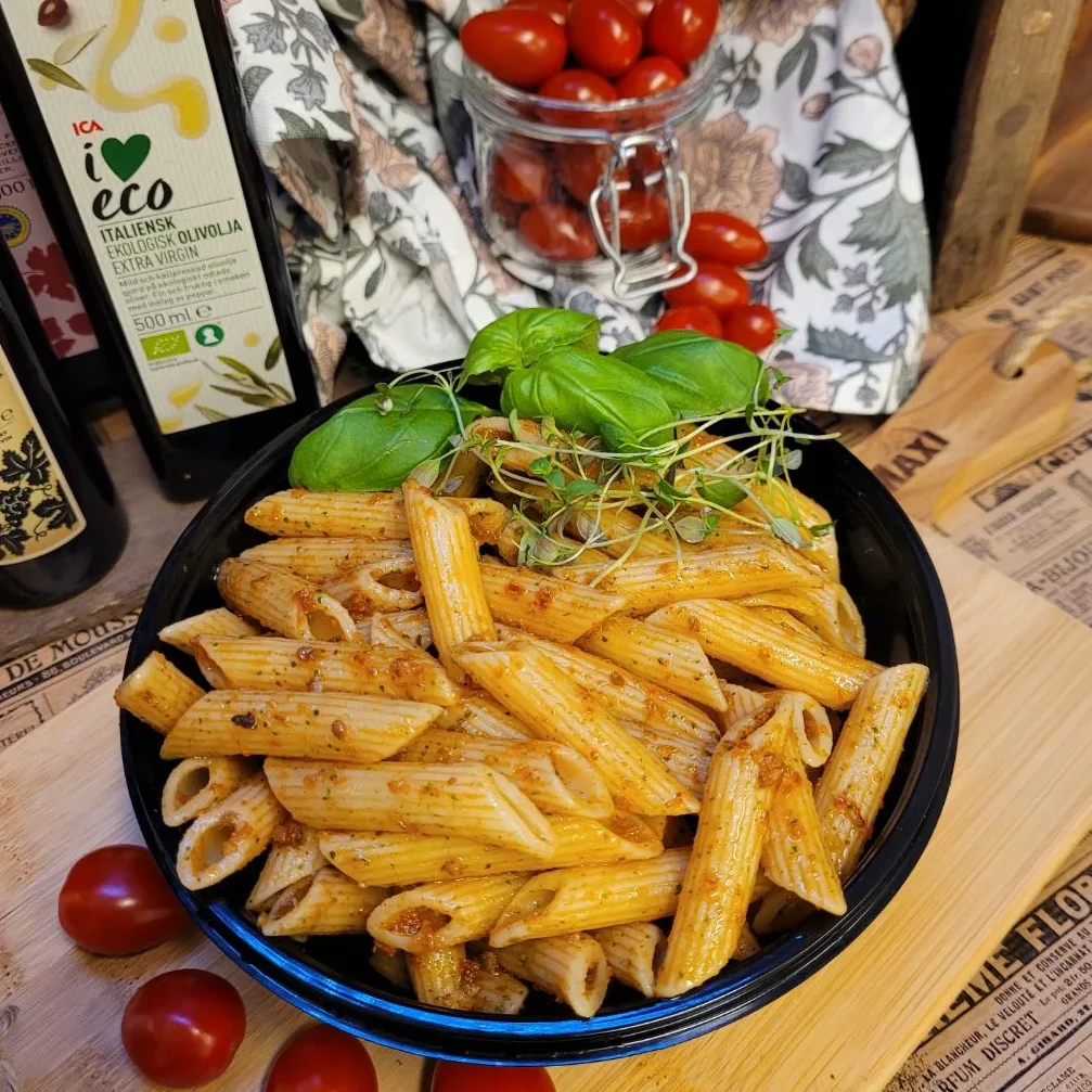 Pastasallad gjord i vårat egna kök.