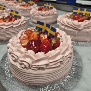jordgubb ica tårta kvantum varberg