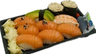 6 LAX / 2 FISKKÖTT MED KRABBSMAK / 1 AVOKADO / 1 RÄKA