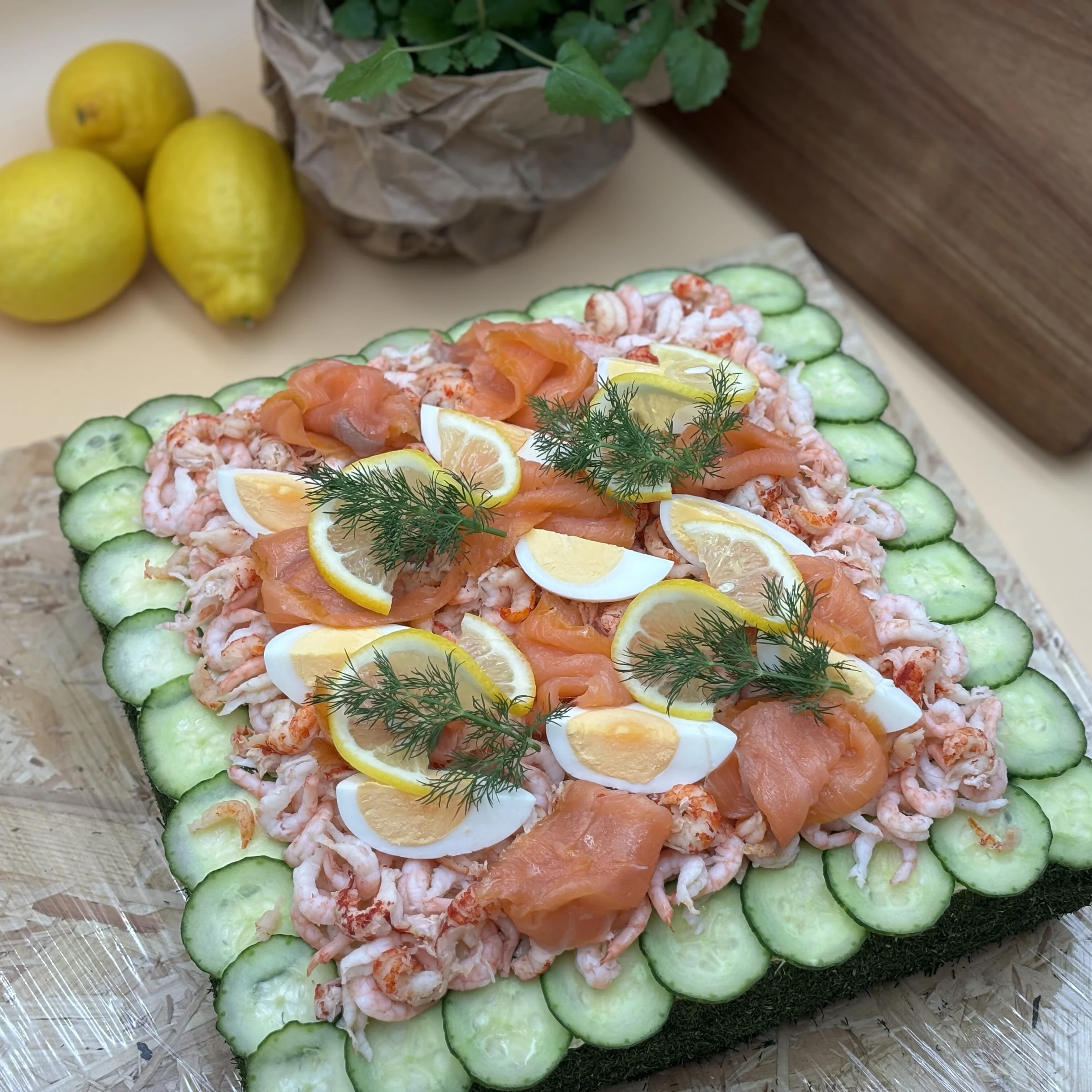 Skaldjurssmörgåstårta