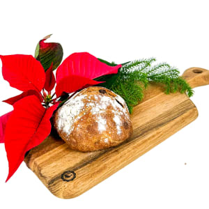 Surdegsfralla med vört och russin från vårt eget bageri.