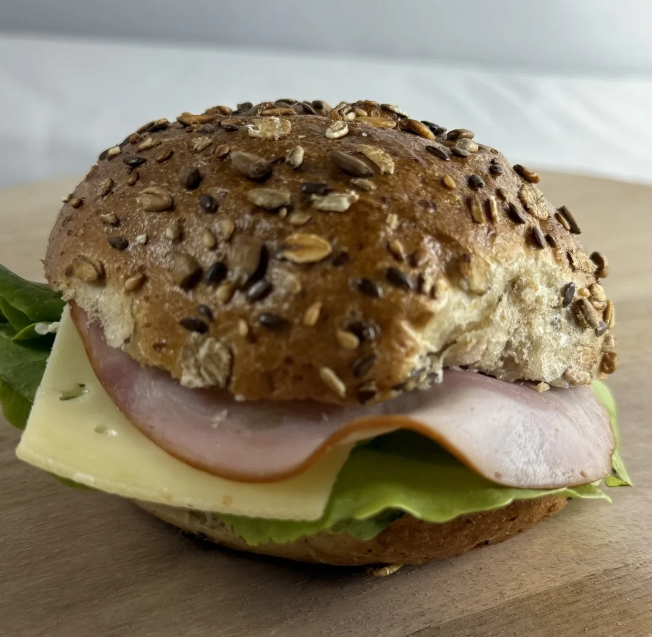 Karrirärbräck med ost, skinka och sallad, Easy dining,