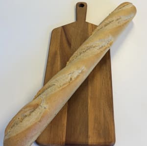 Vetebaguette från vårt bageri 400g