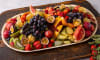 Fruktfat med blandade exotiska frukter