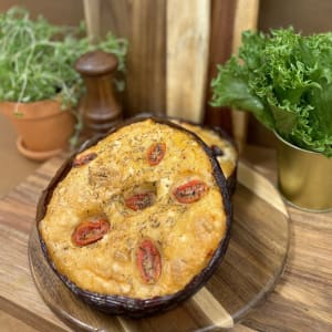Focaccia med soltorkade tomater