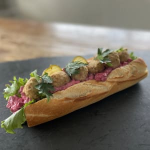 Köttbullar med rödbetssallad