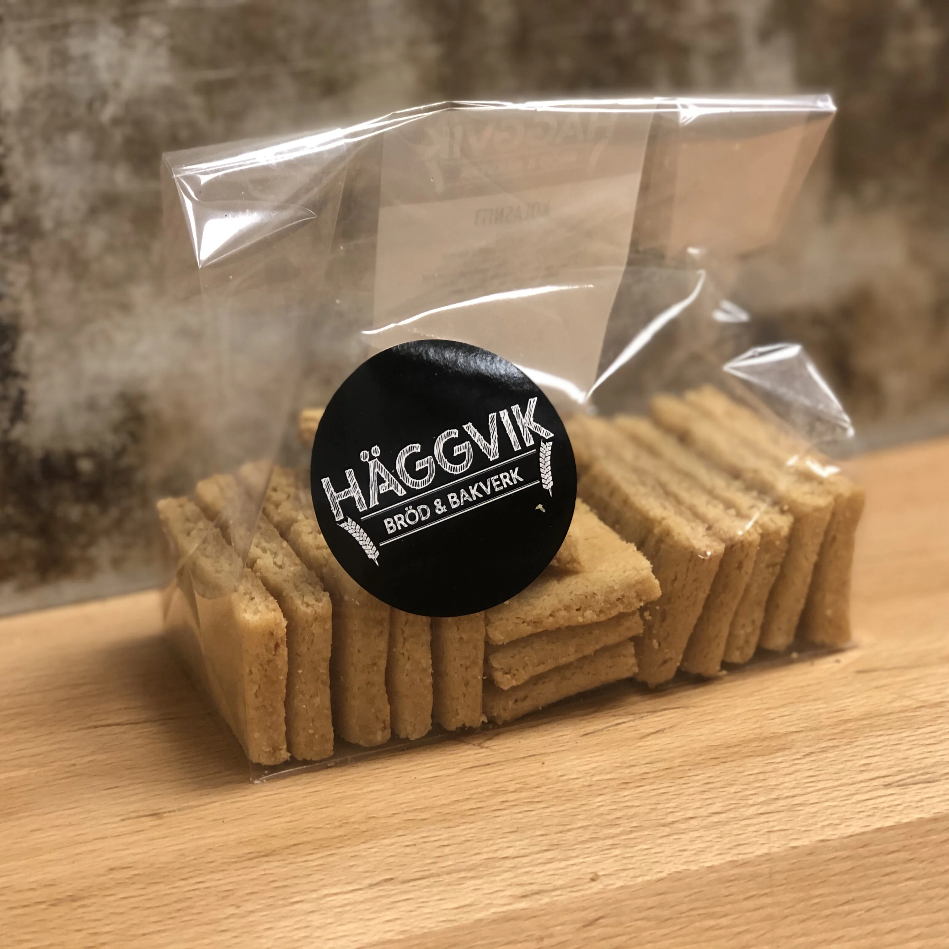 En förpackning på 200g med småkakan kolasnitt.
