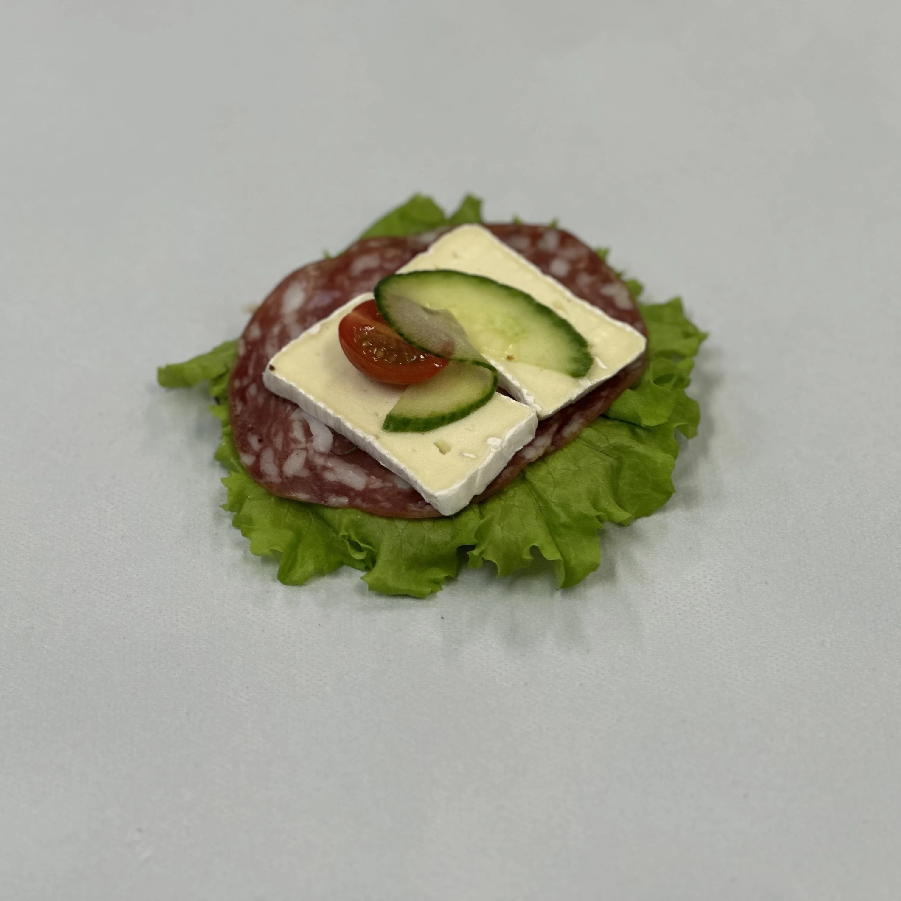 Smörrebröd brie & salami