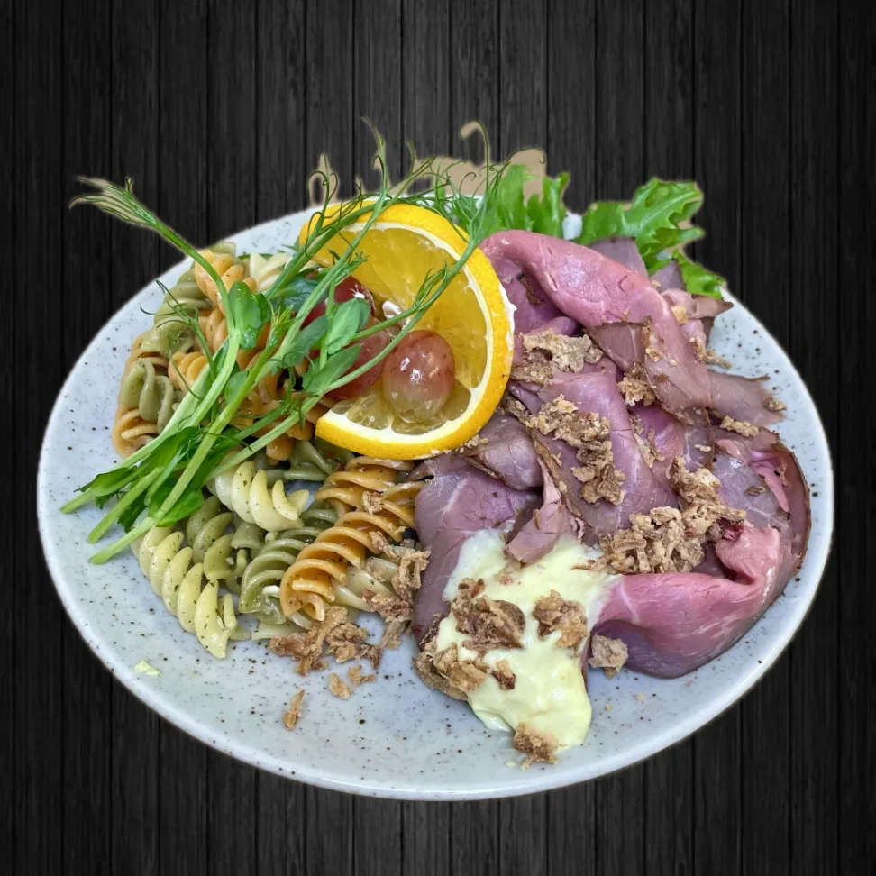 Rostbiffs tallrik med pasta
