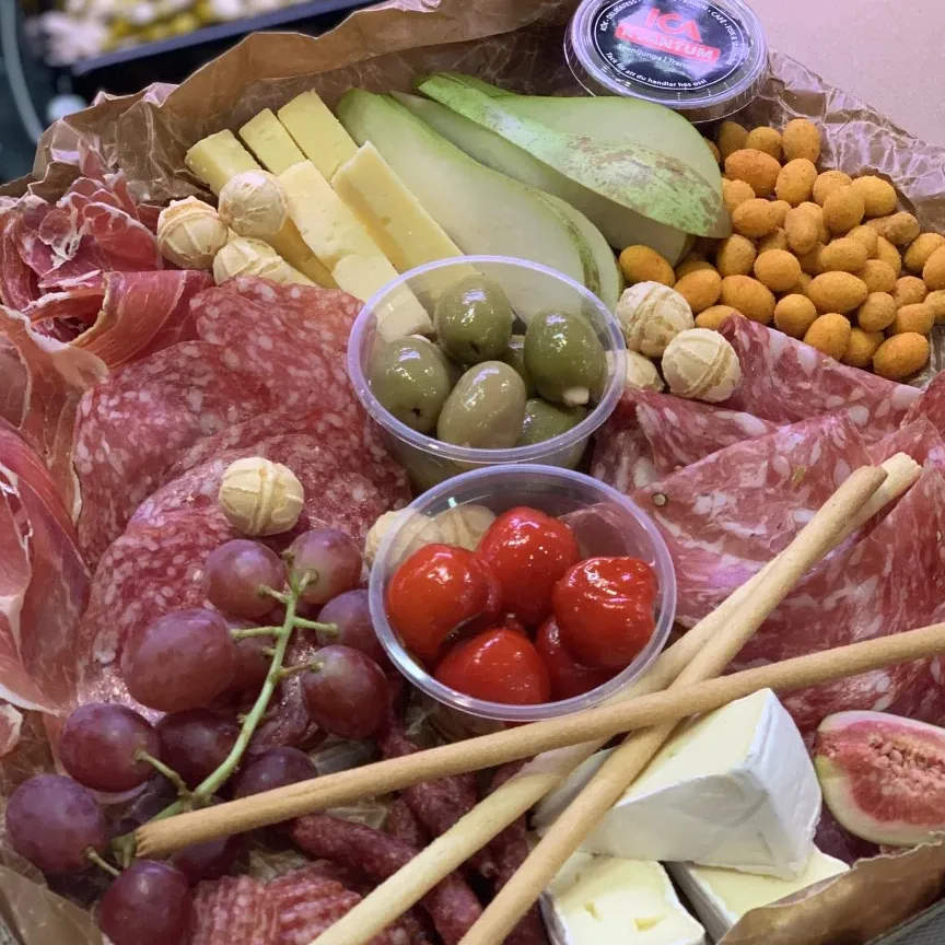 Tapasfat med goda delikatesser