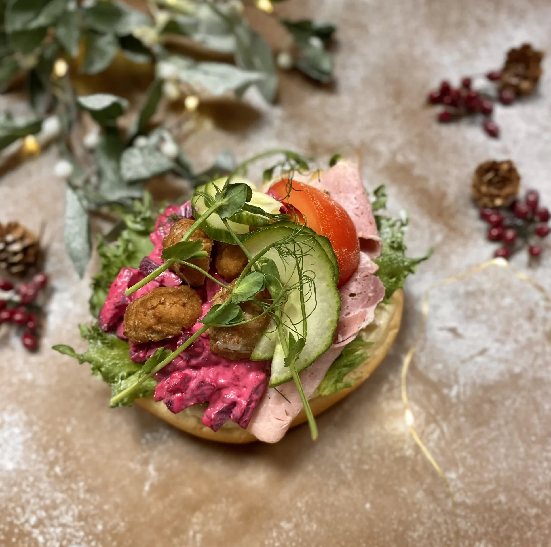 Julmat och julifka puntat juligt och mysigt lussebulle saffrans