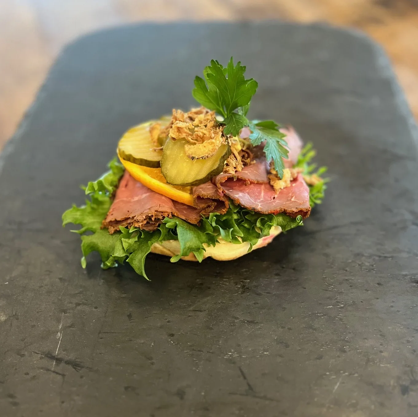 Rostbiff med remouladsås