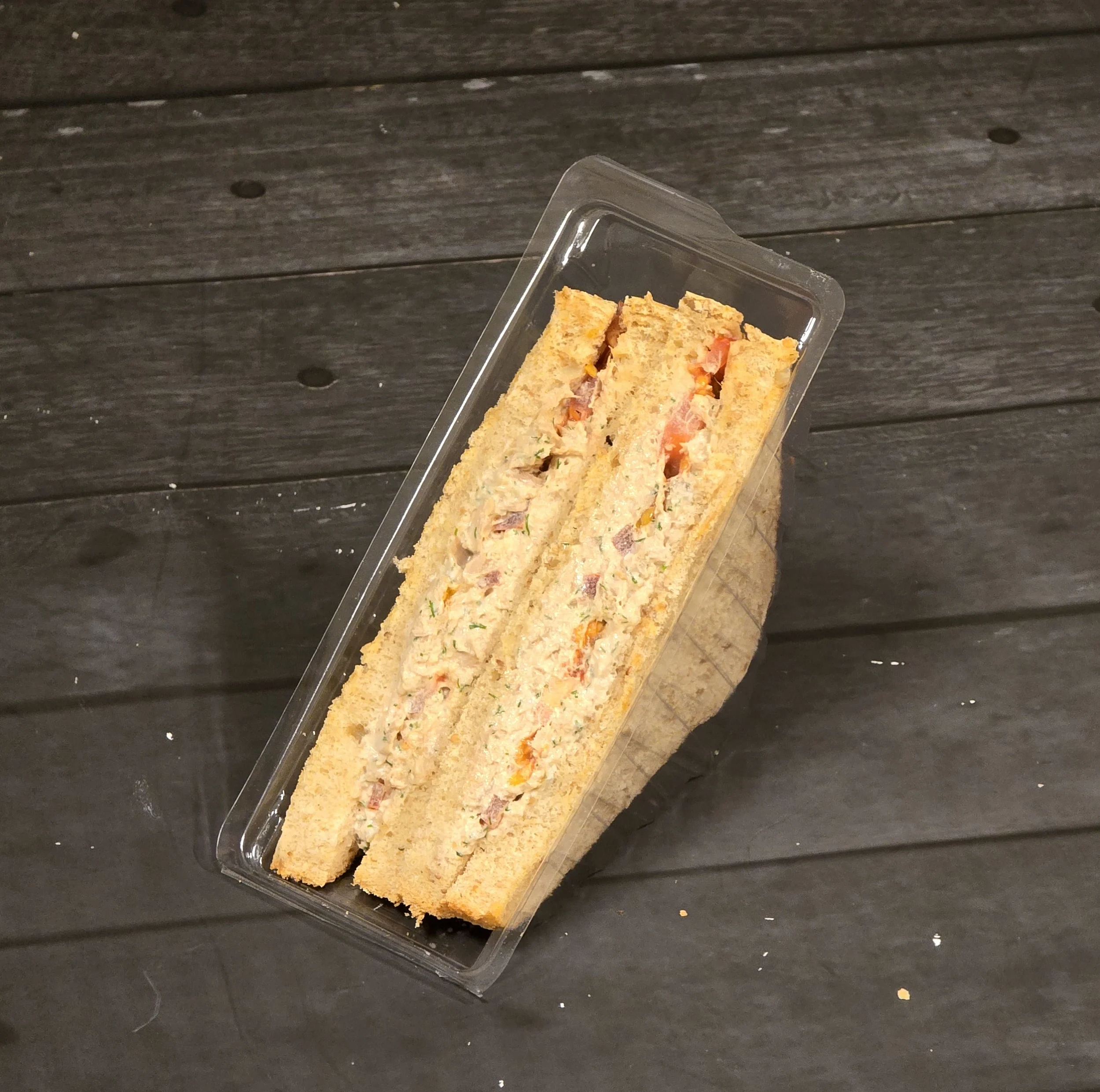 Trekantsmörgås med tonfiskröra