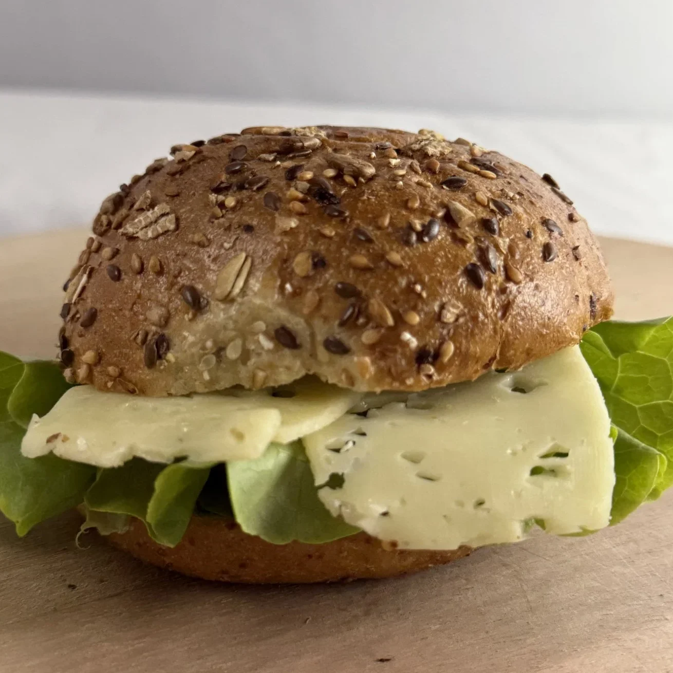 Karrirärbräck med ost och sallad