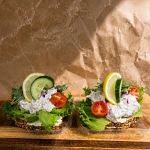 Smörrebröd, skagenröra, räkor, smörgås
