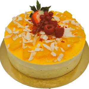 Moussetårta med smaker utav kokos och anans. Chokladsockerkakasbotten, vaniljkräm och hallonsylt.