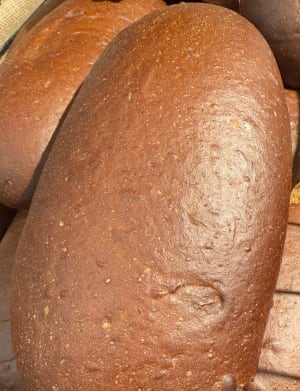 Vörtbröd utan russin, bakat från grunden i vårt bageri.