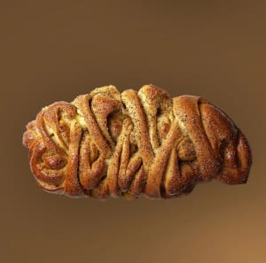 Kardemummalängd mot brun bakgrund