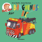 Halvan kör bärgningsbil.