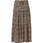 Lexie skirt Leo.