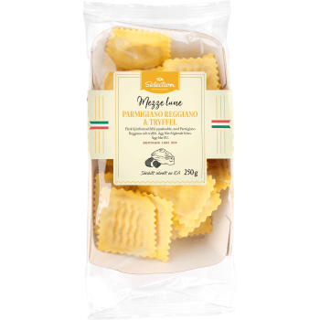 Pasta Mezzeluna Parmesan och Tryffel Färsk 250g ICA Selection.