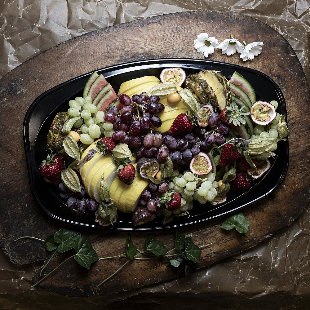 ett fantastiskt fruktfat med säsongens frukt
