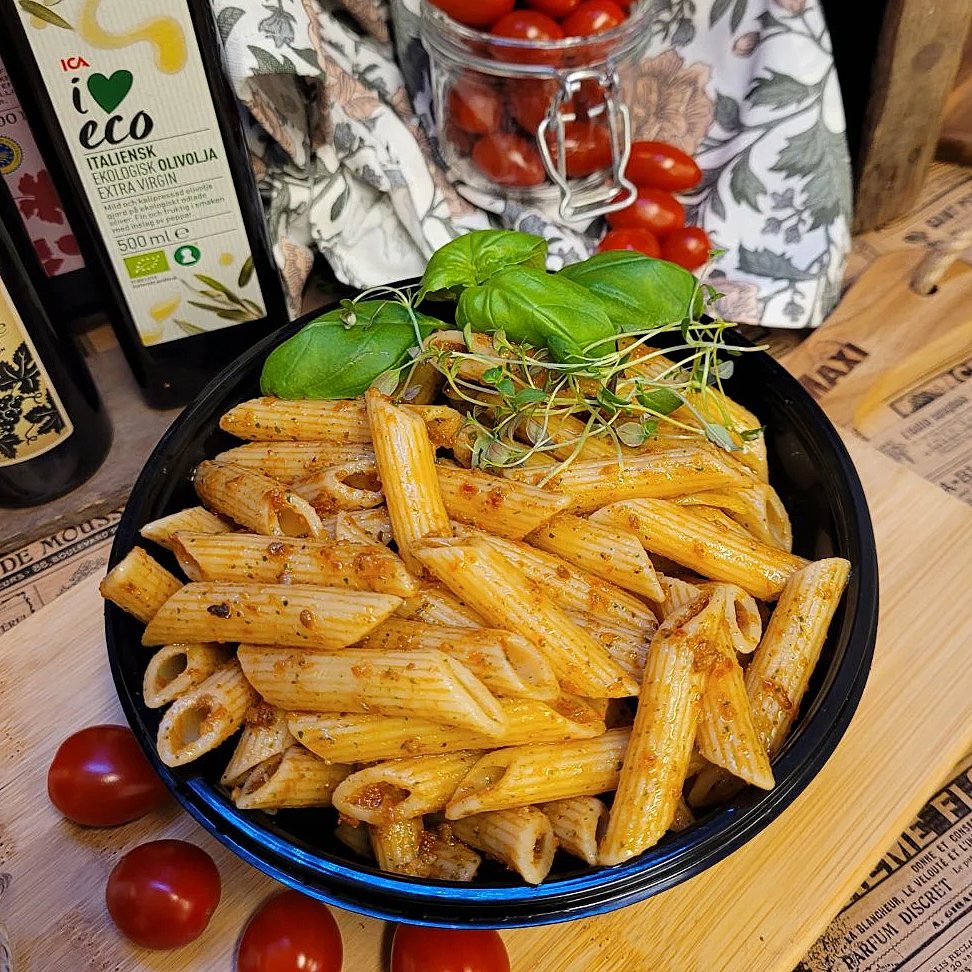Pastasalladen som går att välja till gjord i vårt eget kök