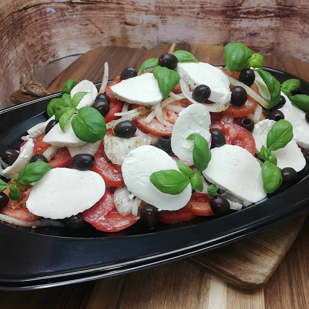 Tomat- och mozzarellatallrik till Italiensk buffé