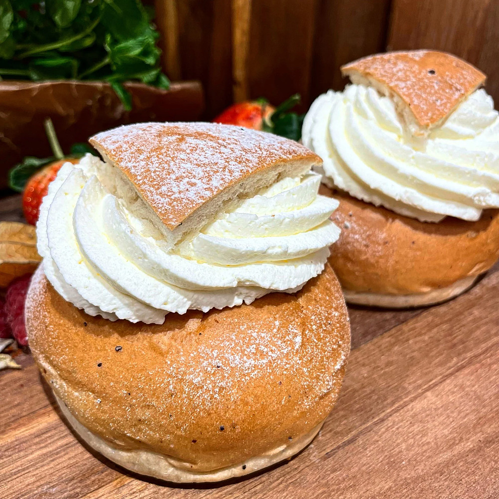Semla mandelmassa