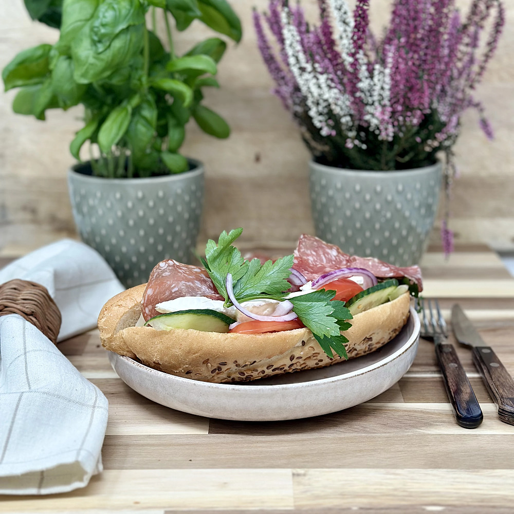 Baguette med brie och salami