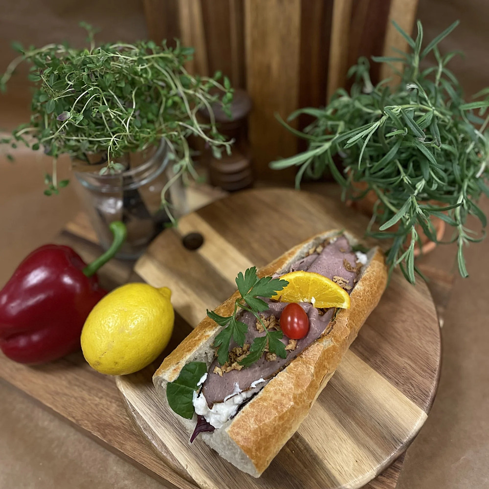 Baguette med potatisallad & rostbiff