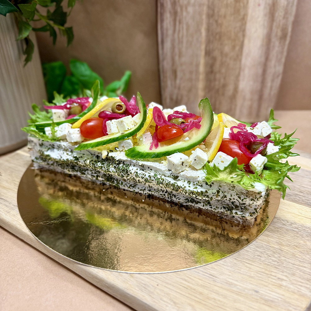 Lakto-ovo-vegetarisk smörgåstårta(går att få m. glutenfritt bröd)