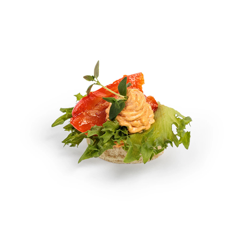 Snitt med fetaostkräm, paprika