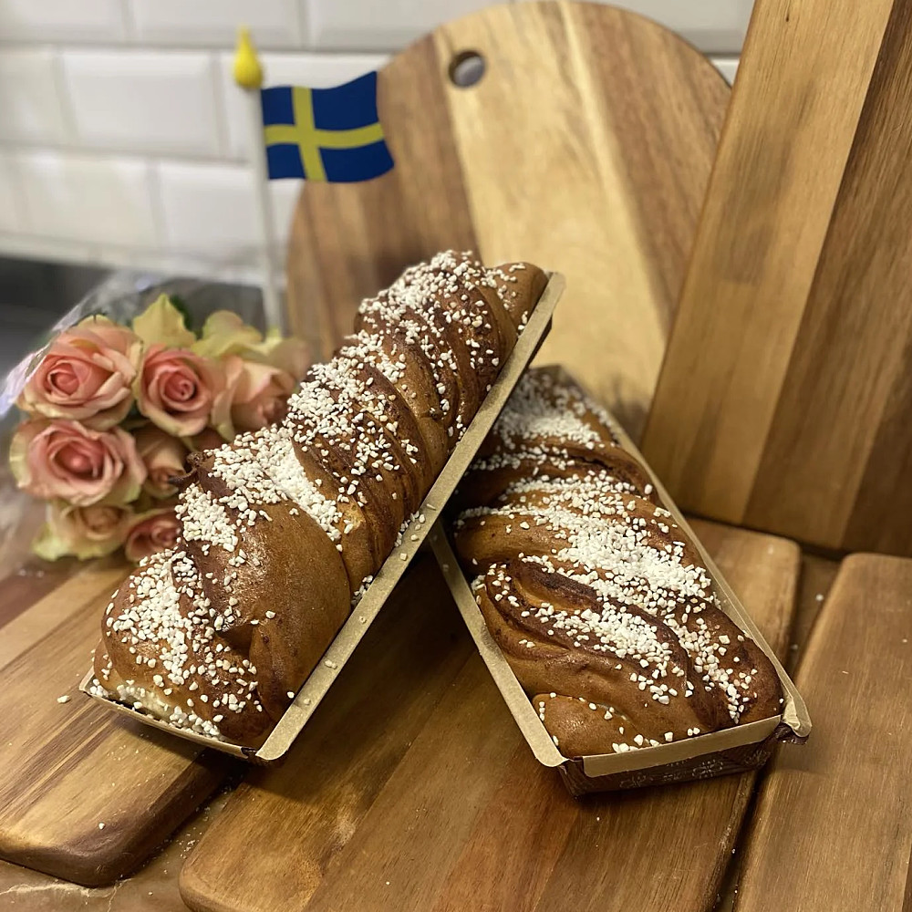 Kanellängd med pärlsocker på toppen