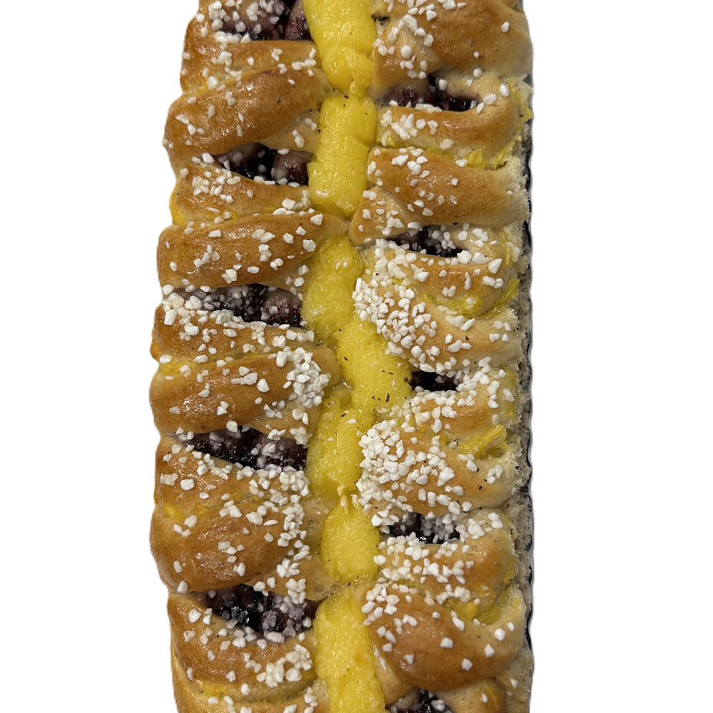 Blåbärslängd med vaniljkräm bakad i vårat butiksbageri!