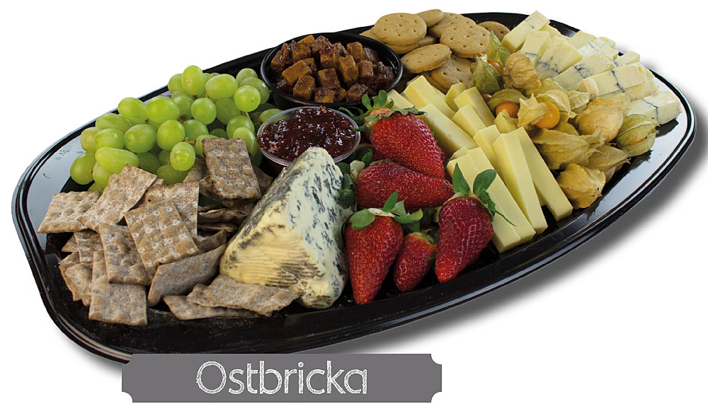 Ostbricka med 3 olika sorters ost och härliga tillbehör.
