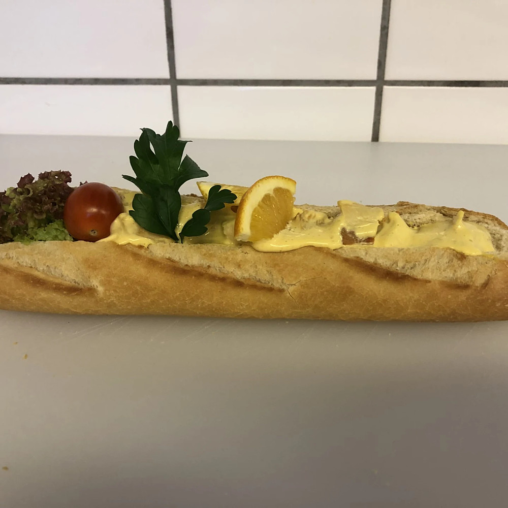 Baguette med kyckling och curryröra