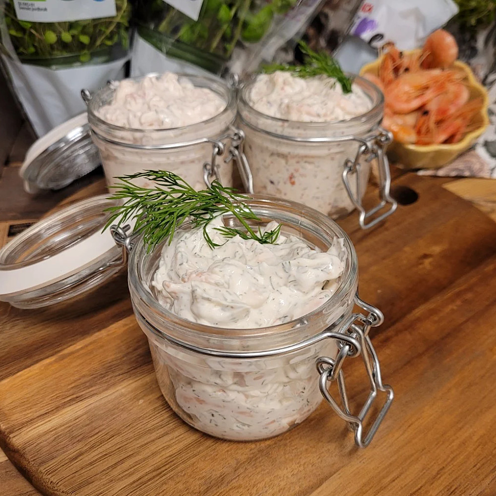 Vår fantastiska egengjorda skagenröra! Beställs per hekto.