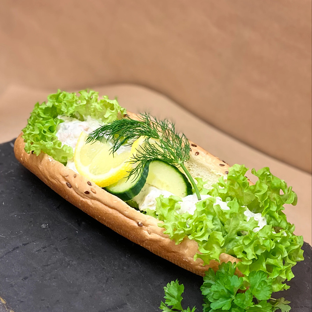 Baguette med egengjord skagenröra