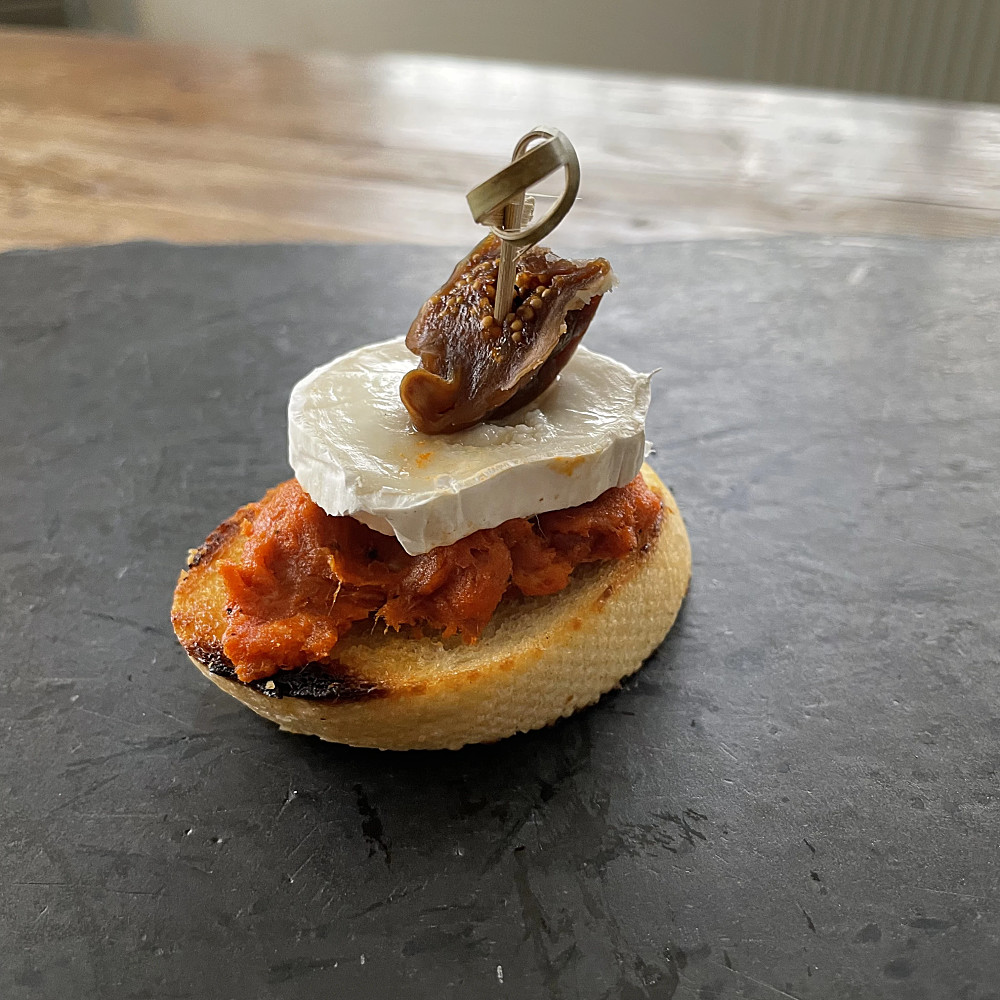 Sobrasada med chèvre, honung och fikon