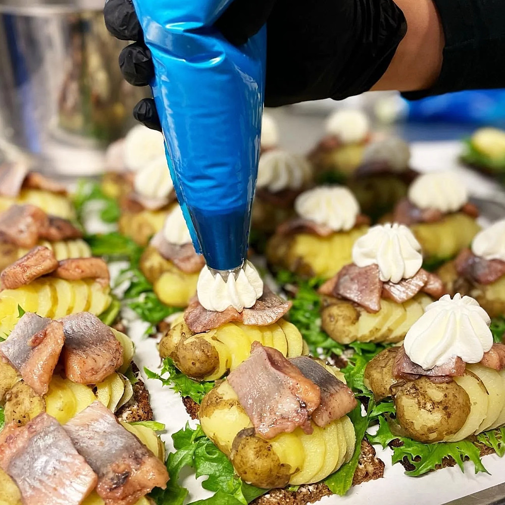 Smörrebröd med sill & färskpotatis
