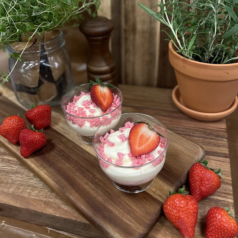 Jordgubb/vit choklad dessert