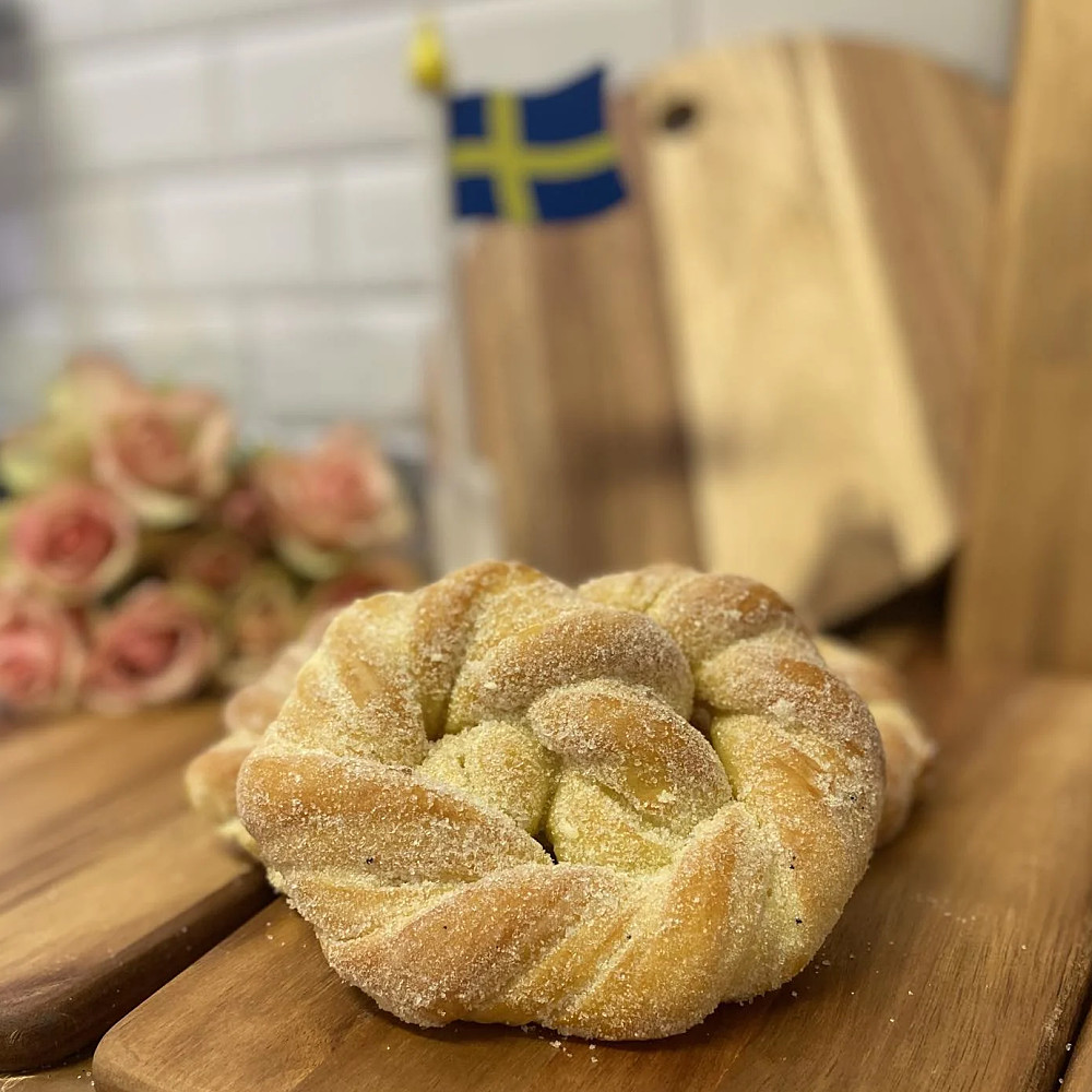 Karlsbaderkringla med socker på