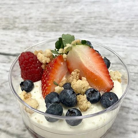 Vispad pannacotta med Lemoncurd